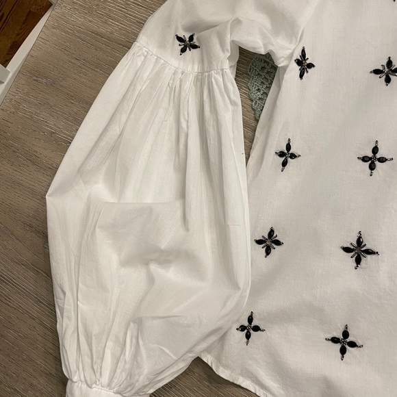 100% cotton white shirt with dramatic sleeve - Picture 5 of 9